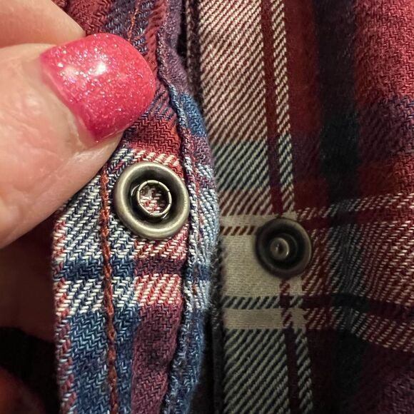 American Eagle nwt size small burgundy button down with snap buttons - Picture 3 of 8